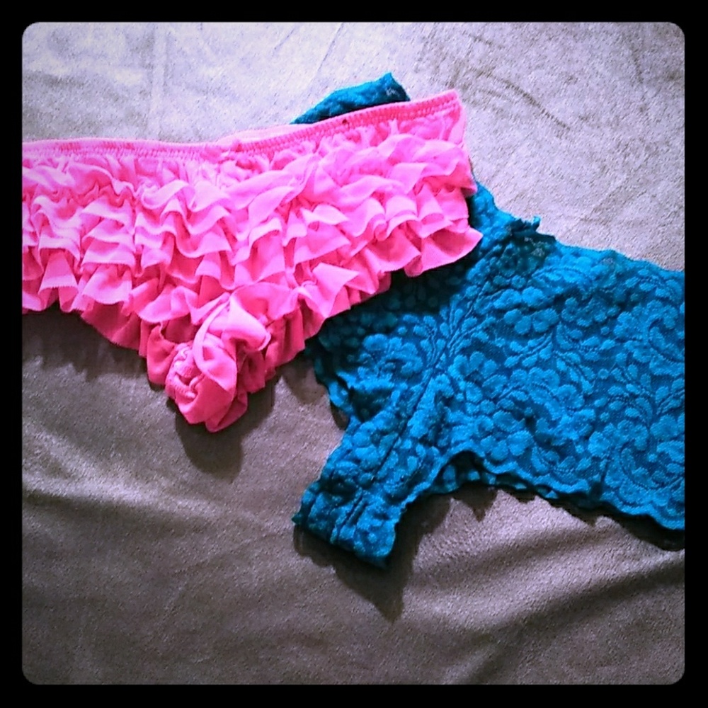 2 pairs of panties